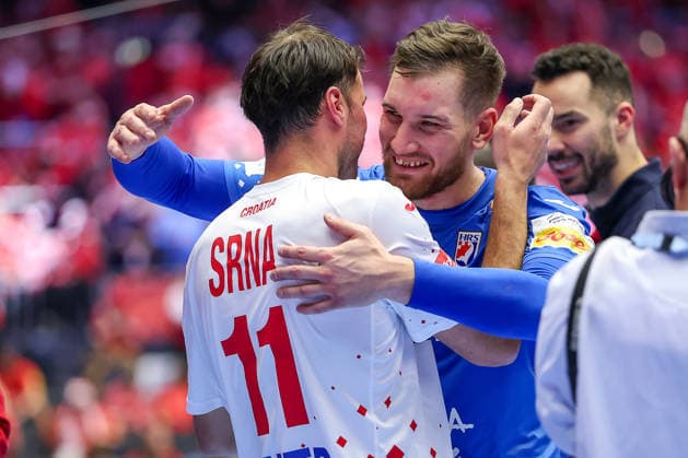 01 02 2026, Handball, Men s EHF EURO 2026, Iceland Croatia, Jyske Bank Boxen in Herning, Denmark, Placement Match 3 4 Tin Lucin Croatia 41 next to Domagoj Duvnjak Denmark