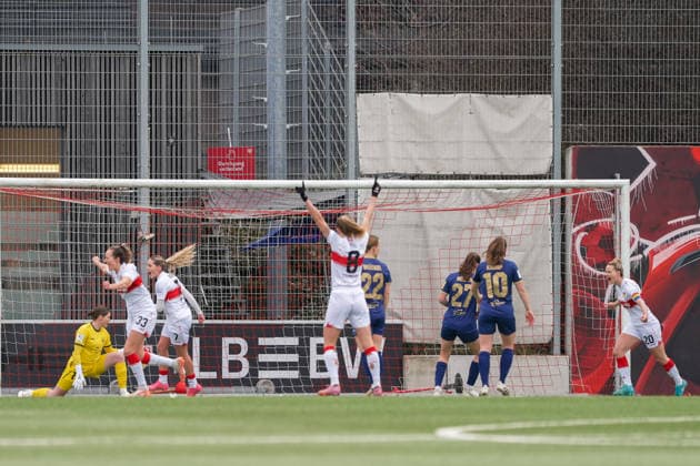 01 02 2026, Football, 2 Womens Bundesliga, 2025 2026, Matchday 15, VfB Stuttgart SG 99 Andernach Stuttgart players cheer after taking a 1-0 lead