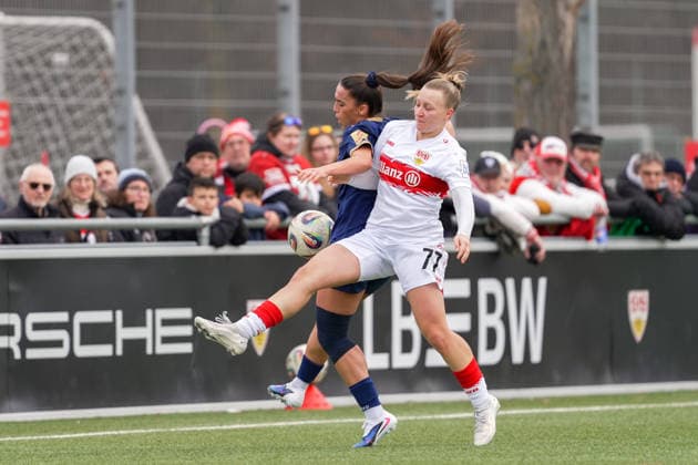 01 02 2026, Soccer, 2 Womens Bundesliga, 2025 2026, Matchday 15, VfB Stuttgart SG 99 Andernach Leonie Schetter 77 VfB Stuttgart in duel with Besarta Hisenaj 4 Andernach