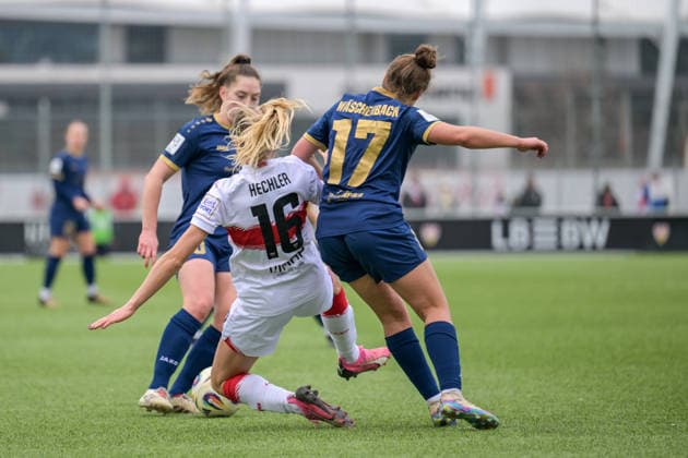 01 02 2026, Soccer, 2 Womens Bundesliga, 2025 2026, Matchday 15, VfB Stuttgart SG 99 Andernach Leonie Krump 10 Andernach , Leonie Wäschenbach 17 Andernach and Janina Hechler 16 VfB Stuttgart in duel