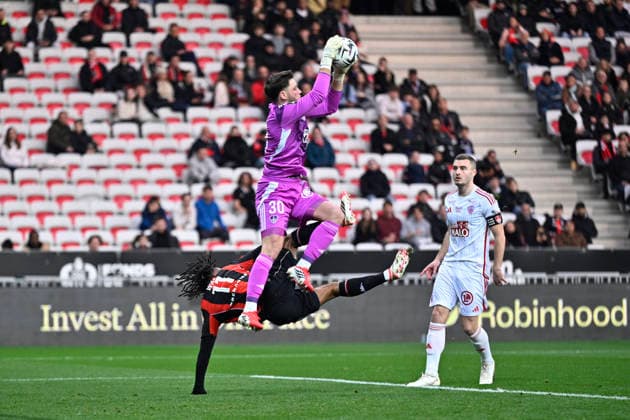 FOOTBALL : Nice (OGCN) vs Brest (SB29) - ligue 1 - 1 2 26 Brest™s goalkeeper 30 G. Coudert during the French L1 2025-2026 season football match between Nice (OGCN) and Brest (SB) at Allianz Riviera stadium of Nice, south France, on February 1, 2026. NICEFrance  Copyright: xFredericxDIDESx