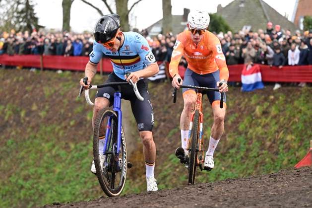 UCI World Championships 2026 Hulst HULST, THE NETHERLANDS - FEBRUARY 01 : Nys Thibau (BEL) and Del Grosso Tibor (Ned) in action during the 2026 UCI Cyclo-Cross World Championships for Men Elite on February 01, 2026 in Hulst, The Netherlands, 01 02 2026 Hulst The Netherlands  Copyright: xNicoxVereeckenx
