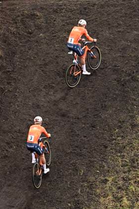 UCI World Championships 2026 Hulst HULST, THE NETHERLANDS - FEBRUARY 01 : Van Der Poel Mathieu (Ned) and Del Grosso Tibor (Ned) in action during the 2026 UCI Cyclo-Cross World Championships for Men Elite on February 01, 2026 in Hulst, The Netherlands, 01 02 2026 Hulst The Netherlands  Copyright: xNicoxVereeckenx
