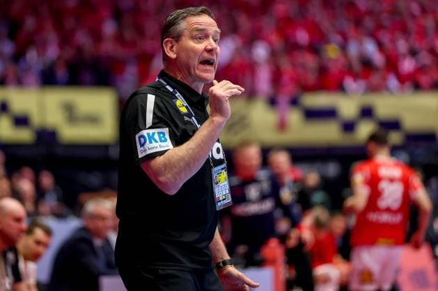 01 02 2026, Handball, Men s EHF EURO 2026, Germany Denmark, Jyske Bank Boxen in Herning, Final Headcoach Alfred Gislason Germany hc gesticulating on the sidelines Denmark