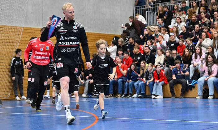 01 02 2026 Handball season 2025 2026 Test match friendly HC Erlangen HCE Frisch Auf Göppingen xwoxzix Sebastian Firnhaber 18, HC Erlangen HCE runs in