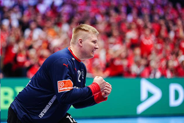 Emil Nielsen Daenemark, 12 DEN, Denmark vs Germany, Handball, EHF European Championship 2026, Final, 01 02 2026 DEN, Denmark vs Germany, Handball, EHF European Championship 2026, Final, 01 02 2026 Herning, cheering after parade Copyright: xEibner-Pressefoto MarcelxvonxFehrnx EP_MFN