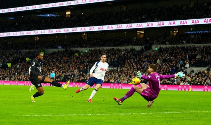 Antoine Semenyo of Manchester City scores a goal to make it 2-0 Tottenham Hotspur v Manchester City, Premier League, Football, Tottenham Hotspur Stadium, London, UK - 01 Feb 2026London Tottenham Hotspur Stadium United Kingdom EDITORIAL USE ONLY No use with unauthorised audio, video, data, fixture lists, club league logos or live services. Online in-match use limited to 120 images, no video emulation. No use in betting, games or single club league player publications. Copyright: xJavierxGarcia Shutterstockx 16496864o