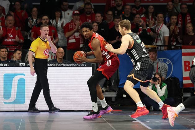 David McCormack FC Bayern Basketball, 33 with Christinan Sengfelder ratiopharm Ulm, 43 , GER, FC Bayern Basketball vs ratiopharm Ulm, Basketball, easycredit Basketball Bundesliga, Matchday 18, Season 2025 2026, 01 02 2026, GER, FC Bayern Basketball vs ratiopharm Ulm, Basketball, easycredit Basketball Bundesliga, Matchday 18, Season 2025 2026, 01 02 2026 Munich Copyright: xEibner-Pressefoto JennixMaulx EP_JML