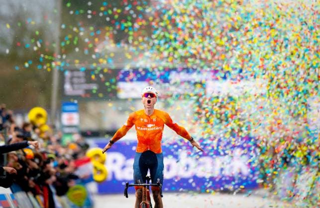 HULST - Mathieu van der Poel crosses the finish line at the Cyclocross World Championships in Hulst, Zeeland. IRIS VAN DEN BROEK ANP xVIxANPxSportx xxANPxIVx 549346590 originalFilename: 549346590.jpg