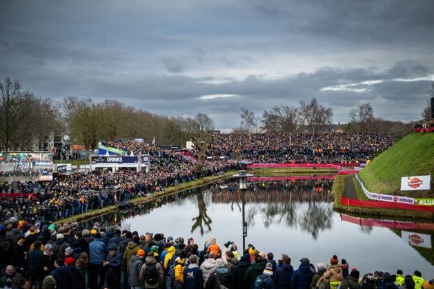 spectators at the fan zones pictured during the men elite race at UCI Cyclocross World Championships, on Sunday 01 February 2026, in Hulst, The Netherlands. DAVIDxPINTENS  x160275489x