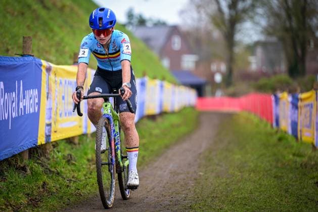 Belgian Fleur Moors pictured in action during the U23 women race at UCI Cyclocross World Championships, on Sunday 01 February 2026, in Hulst, The Netherlands. DAVIDxPINTENS  x160275505x