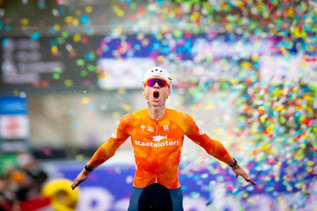 HULST - Mathieu van der Poel crosses the finish line at the Cyclocross World Championships in Hulst, Zeeland. IRIS VAN DEN BROEK ANP xVIxANPxSportx xxANPxIVx 549346693 originalFilename: 549346693.jpg