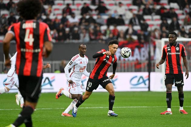 OGC Nice v Stade Brestois 29 - Ligue 1 McDonald s 2025 2026 23 Kamory DOUMBIA (sb29) - 10 Sofiane DIOP (ogcn) during the Ligue 1 McDonald s match between Nice and Brest at Allianz Riviera on February 1, 2026 in Nice, France. Nice France  Copyright: xFEPx 776348269