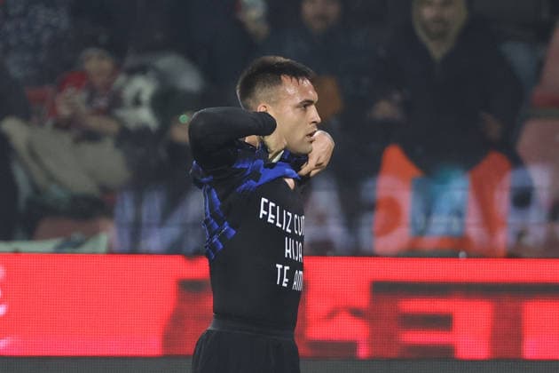 Inter s Lautaro Martinez jubilates after scoring the goal 0-1 during the Serie A soccer match between Cremonese and Inter at the Giovanni Zini Stadium in Cremona Italy - 1 February 2026. - Soccer .  Copyright: xAlbertoxMariani LaPressex