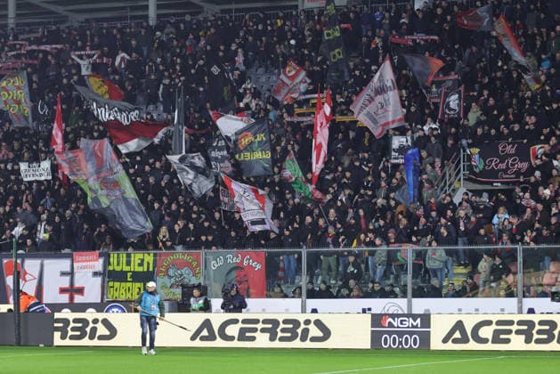 supporters Cremonese s during the Serie A soccer match between Cremonese and Inter at the Giovanni Zini Stadium in Cremona Italy - 1 February 2026. - Soccer .  Copyright: xAlbertoxMariani LaPressex
