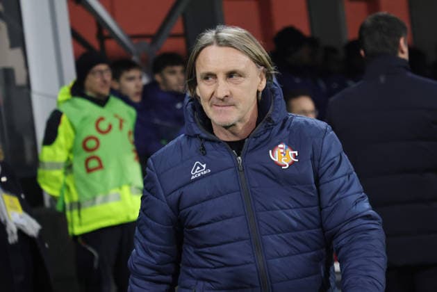Cremonese s head coach Davide Nicola during the Serie A soccer match between Cremonese and Inter at the Giovanni Zini Stadium in Cremona Italy - 1 February 2026. - Soccer .  Copyright: xAlbertoxMariani LaPressex