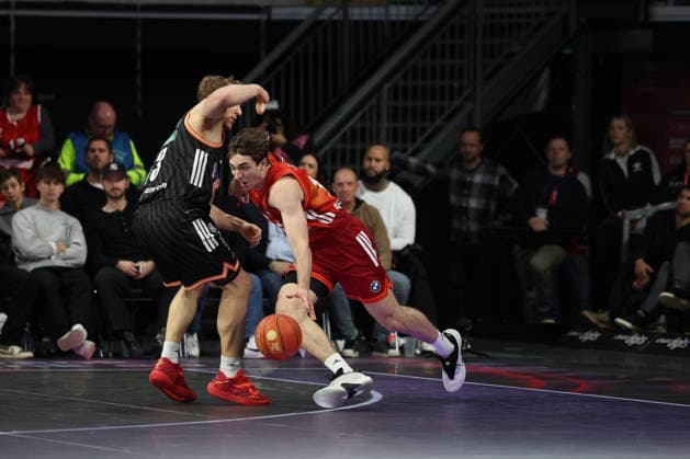 Justinian Jessup FC Bayern Basketball, 10 with Christinan Sengfelder ratiopharm Ulm, 43 , GER, FC Bayern Basketball vs ratiopharm Ulm, Basketball, easycredit Basketball Bundesliga, Matchday 18, Season 2025 2026, 01 02 2026, GER, FC Bayern Basketball vs ratiopharm Ulm, Basketball, easycredit Basketball Bundesliga, Matchday 18, Season 2025 2026, 01 02 2026 Munich Copyright: xEibner-Pressefoto JennixMaulx EP_JML