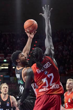 German Basketball Bundesliga BBL , FC Bayern Munich Basketball vs RATIOPHARM ULM, Munich FC Bayern Basketball, ulm ratiopharm, 2026 02 01 in Munich SAP Garden OSBORNE Malik RATIOPHARM ULM Center C Nr10 ULM10 , GABRIEL Wenyen FC Bayern Basketball Center C Nr32 FCBB32 sportworld Munich SAP Garden Bayern Germany