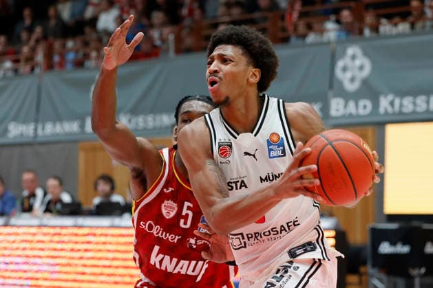 f l n r Marcus Carr Fitness First Wuerzburg Baskets, 5 and Demarcus Marquette Demonia Bamberg Baskets, 8 , 01 02 2026, Basketball, BBL, Fitness First Wuerzburg Baskets vs BMA365 Bamberg Baskets, GER, Wuerzburg, Tectake Arena Copyright: HMBxMedia xHeikoxBecker