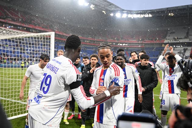 Football : Olympique Lyonnais v Lille LOSC - Ligue 1 - 01 02 2026 Players of Lyon celebrates after winner the French league 1 match between Olympique Lyonnais and Lille LOSC at Groupama Stadium Decines Charpieu Lyon France on February 01, 2026 LYONFrance  Copyright: xMouradxAllilix