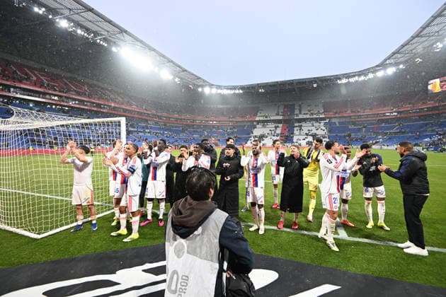 Football : Olympique Lyonnais v Lille LOSC - Ligue 1 - 01 02 2026 Players of Lyon celebrates after winner the French league 1 match between Olympique Lyonnais and Lille LOSC at Groupama Stadium Decines Charpieu Lyon France on February 01, 2026 LYONFrance  Copyright: xMouradxAllilix