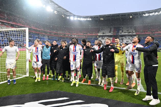 Football : Olympique Lyonnais v Lille LOSC - Ligue 1 - 01 02 2026 Players of Lyon celebrates after winner the French league 1 match between Olympique Lyonnais and Lille LOSC at Groupama Stadium Decines Charpieu Lyon France on February 01, 2026 LYONFrance  Copyright: xMouradxAllilix