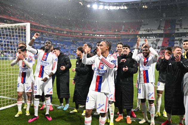 Football : Olympique Lyonnais v Lille LOSC - Ligue 1 - 01 02 2026 Players of Lyon celebrates after winner the French league 1 match between Olympique Lyonnais and Lille LOSC at Groupama Stadium Decines Charpieu Lyon France on February 01, 2026 LYONFrance  Copyright: xMouradxAllilix