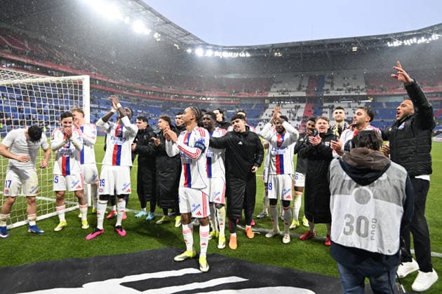 Football : Olympique Lyonnais v Lille LOSC - Ligue 1 - 01 02 2026 Players of Lyon celebrates after winner the French league 1 match between Olympique Lyonnais and Lille LOSC at Groupama Stadium Decines Charpieu Lyon France on February 01, 2026 LYONFrance  Copyright: xMouradxAllilix