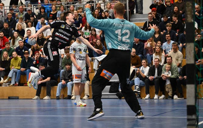01 02 2026 Handball season 2025 2026 Test match friendly HC Erlangen HCE Frisch Auf Göppingen xwoxzix Yannik Bialowas 7, HC Erlangen HCE in pain after foul