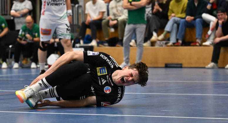 01 02 2026 Handball season 2025 2026 Test match friendly HC Erlangen HCE Frisch Auf Göppingen xwoxzix Yannik Bialowas 7, HC Erlangen HCE on the ground in pain after foul