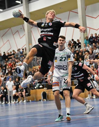 01 02 2026 Handball season 2025 2026 Test match friendly HC Erlangen HCE Frisch Auf Göppingen xwoxzix Marek Nissen 6, HC Erlangen HCE Oskar Sunnefeldt 27, Frisch Auf Göppingen