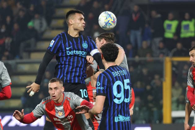 Inter s Lautaro Martinez during the Serie A soccer match between Cremonese and Inter at the Giovanni Zini Stadium in Cremona Italy - 1 February 2026. - Soccer .  Copyright: xAlbertoxMariani LaPressex