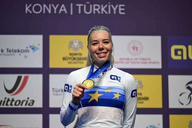Belgian Helene Hesters celebrate on the podium after winning the women s Scratch race at the first day of the 2026 UEC Track Elite European Championships, in Konya, Turkey, Sunday 01 February 2026. The European Championships take place from 01 to 05 February 2026. DIRKxWAEM  x160280993x