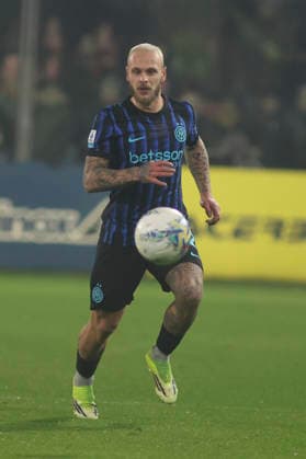 February 1, 2026, Cremona: Inter FC s Federico Dimarco play the ball during the italian soccer,Serie A match between US Cremonese vs Internazionale FC on February 01, 2026 at the Giovanni Zini stadium in Cremona, Italy. ANSA . Soccer: Serie A; Cremonese Vs Inter  - ZUMAa110 20260201_zaf_a110_040 Copyright: xDavidexCasentinix
