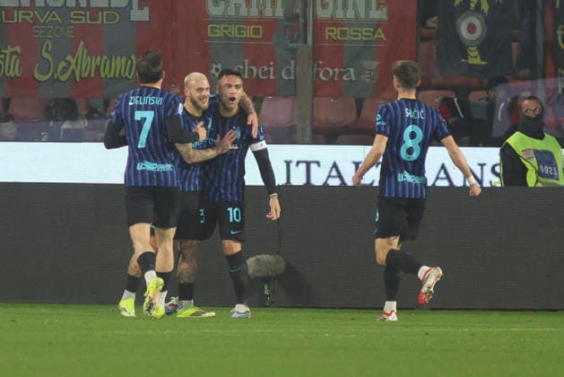 February 1, 2026, Cremona: Inter FC s Lautaro Martinez celebrates after scoring during the italian soccer,Serie A match between US Cremonese vs Internazionale FC on February 01, 2026 at the Giovanni Zini stadium in Cremona, Italy. ANSA Serie A: Cremonese-Inter  - ZUMAa110 20260201_zaf_a110_041 Copyright: xDavidexCasentinix