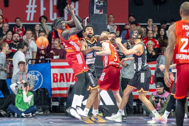 Wenyen Gabriel 32 FC Bayern Basketball , Malik Osborne 10 Ratiopharm Ulm , FC Bayern Basketball vs Ratiopharm Ulm, BBL, 18 Matchday, 01 02 2026 Munich Bavaria Germany Copyright: xkolbert-press UlrichxGamelx