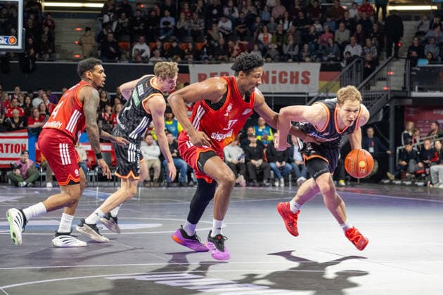 Xavier Rathan Mayes 4 FC Bayern Basketball , Tobias Jensen 7 Ratiopharm Ulm , David McCormack 33 FC Bayern Basketball in a duel with Christian Sengfelder 43 Ratiopharm Ulm , FC Bayern Basketball vs Ratiopharm Ulm, BBL, Matchday 18, 01 02 2026 Munich Bavaria Germany Copyright: xkolbert-press UlrichxGamelx