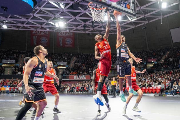 Isiaha Mike 22 FC Bayern Basketball , Mark Smith 13 Ratiopharm Ulm , FC Bayern Basketball vs Ratiopharm Ulm, BBL, 18 Matchday, 01 02 2026 Munich Bavaria Germany Copyright: xkolbert-press UlrichxGamelx