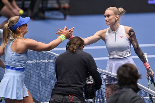 Dalma Galfi of Hungary, left, and Tereza Martincova of Czech Republic after the WTA, Tennis Damen women s tennis tournament Ostrava Open match on February 1, 2026, in Ostrava, Czech Republic. (CTKxPhoto JaroslavxOzana) CTKPhotoP2026020105661  CTKPhotoP2026020105661