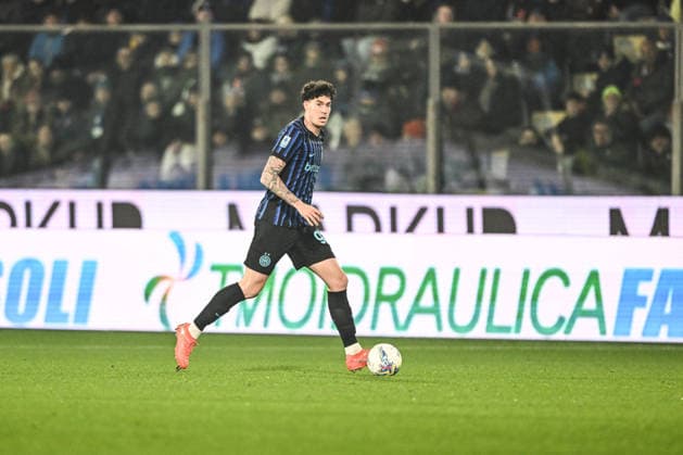 Alessandro Bastoni of Inter FC in action during the Italian Serie A football match between US Cremonese and Inter FC on February 1, 2026 at Giuseppe Meazza San Siro Siro stadium in Milan, Italy. Photo Tiziano Ballabio  Copyright: xTizianoxBallabio IPAxSportx xipa-agency.netx xx IPA_70851832 IPA_Agency_IPA70851832