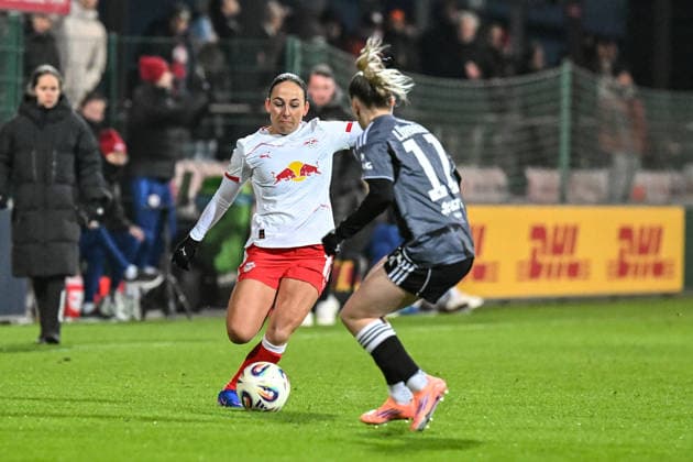 Soccer I Women I Season 2025 2026 I Bundesliga I 16 Matchday I RB Leipzig Eintracht Frankfurt I 01 02 2026 Duel Gina Chmielinski 10, Rasenballsport Leipzig vs Nina Lührßen 11, Eintracht Frankfurt Leipzig RB Training Center, Cottaweg 7 Saxony Germany Copyright: xLobeca InesxHähnelx