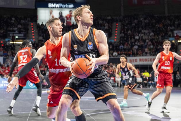 Stefan Jovic 16 FC Bayern Basketball in duel with Christian Sengfelder 43 Ratiopharm Ulm , FC Bayern Basketball vs Ratiopharm Ulm, BBL, Matchday 18, 01 02 2026 Munich Bavaria Germany Copyright: xkolbert-press UlrichxGamelx