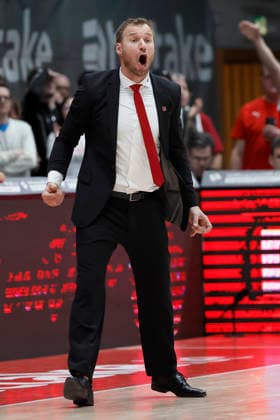 from left to right Head Coach Anton Gavel Bamberg Baskets 01 02 2026, Basketball, BBL, Fitness First Wuerzburg Baskets vs BMA365 Bamberg Baskets, GER, Wuerzburg, Tectake Arena Copyright: HMBxMedia xHeikoxBecker