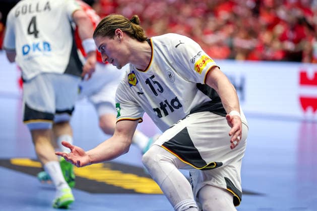 01 02 2026, Handball, Men s EHF EURO 2026, Germany Denmark, Jyske Bank Boxing in Herning, Final Juri Knorr Germany 15 gesticulating on the pitch disappointed disappointment Denmark