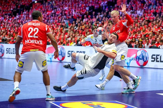 01 02 2026, Handball, Men s EHF EURO 2026, Germany Denmark, Jyske Bank Boxen in Herning, Final Jannik Kohlbacher Germany 80 throws the ball on goal against Mads Mensah Larsen Denmark 22 Magnus Saugstrup Jensen Denmark 15 Denmark