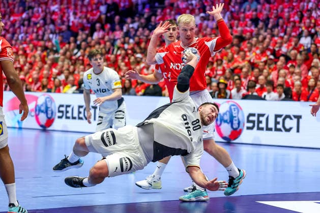 01 02 2026, Handball, Men s EHF EURO 2026, Germany Denmark, Jyske Bank Boxen in Herning, Final Jannik Kohlbacher Germany 80 throws the ball on goal against Mads Mensah Larsen Denmark 22 Magnus Saugstrup Jensen Denmark 15 Denmark