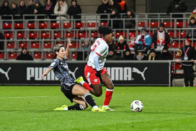 Soccer I Women I Season 2025 2026 I Bundesliga I Matchday 16 I RB Leipzig Eintracht Frankfurt I 01 02 2026 One-on-one foul by Sara Doorsoun Khajeh 23, Eintracht Frankfurt on Delice Boboy 17, Rasenballsport Leipzig Leipzig RB Training Center, Cottaweg 7 Saxony Germany Copyright: xLobeca InesxHähnelx