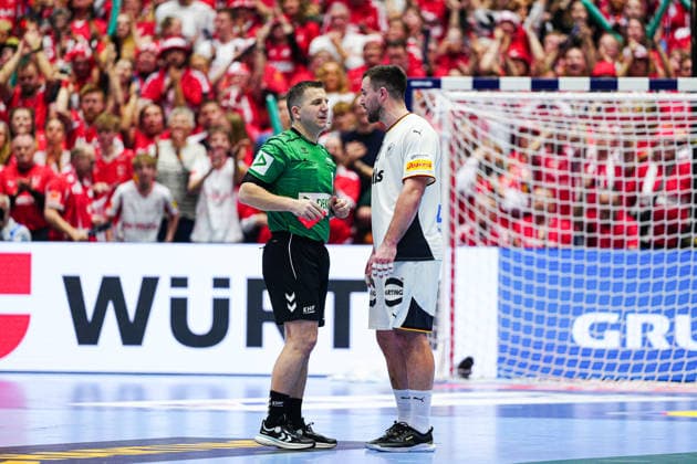 Red card sending off Jannik Kohlbacher Germany, 80 DEN, Denmark vs Germany, Handball, EHF European Championship 2026, Final, 01 02 2026 DEN, Denmark vs Germany, Handball, EHF European Championship 2026, Final, 01 02 2026 Herning Copyright: xEibner-Pressefoto MarcelxvonxFehrnx EP_MFN