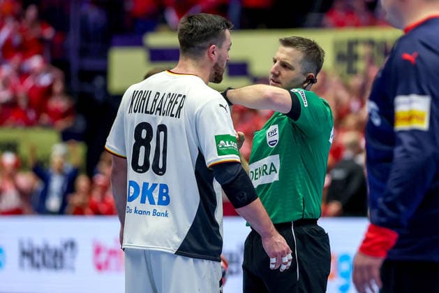01 02 2026, Handball, Men s EHF EURO 2026, Germany Denmark, Jyske Bank Boxen in Herning, Final Red card after foul on Mads Hoxer Hangaard Denmark 38 for Jannik Kohlbacher Germany 80 Denmark