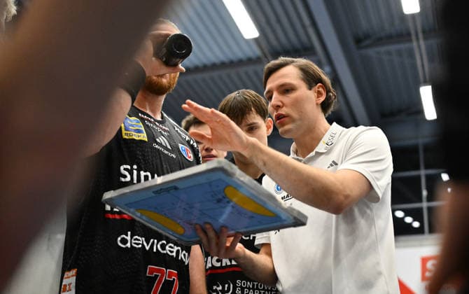 01 02 2026 Handball season 2025 2026 Test match friendly HC Erlangen HCE Frisch Auf Göppingen xwoxzix Johannes Sellin Coach HC Erlangen HCE at time-out